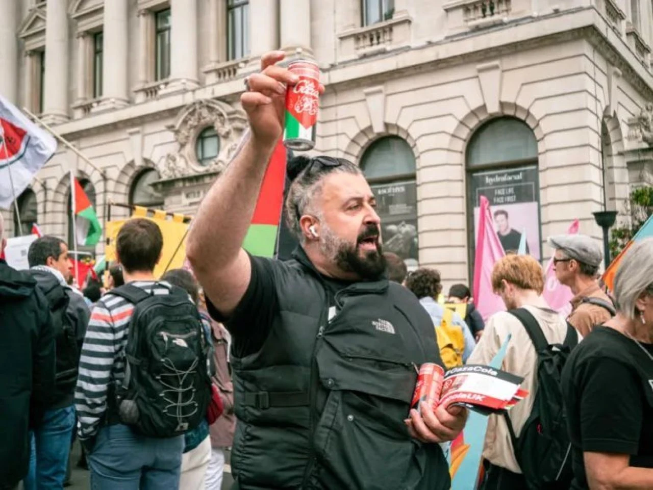 Bu kola soykırım içermiyor! Coca Cola'nın alternatifi Cola Gaza yoğun ilgi görüyor - 2. Resim
