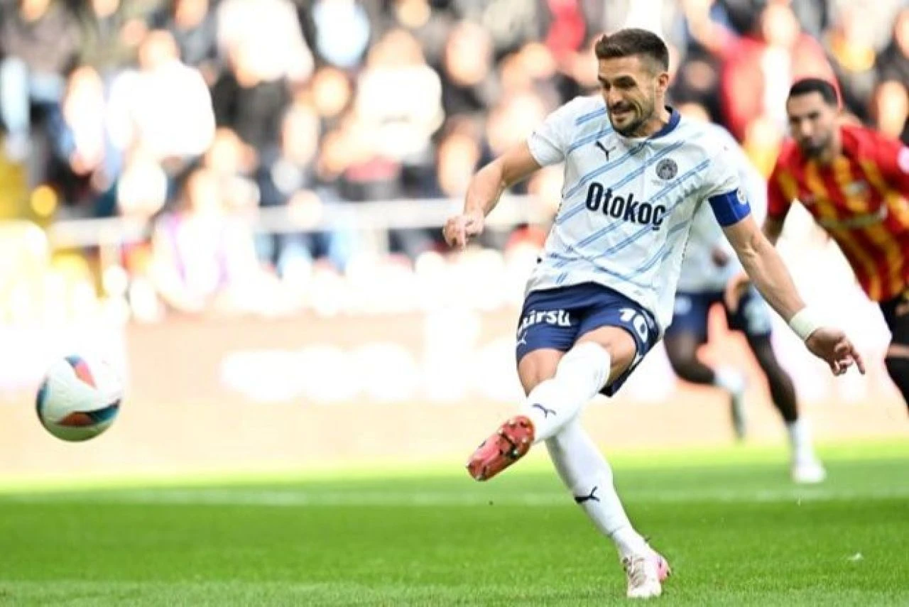 Fenerbahçe ve Galatasaray'ın hakem kararları için net yorumlar! Trio ekibi tartışmaları bitirdi