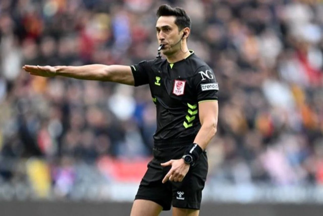 Fenerbahçe ve Galatasaray'ın hakem kararları için net yorumlar! Trio ekibi tartışmaları bitirdi