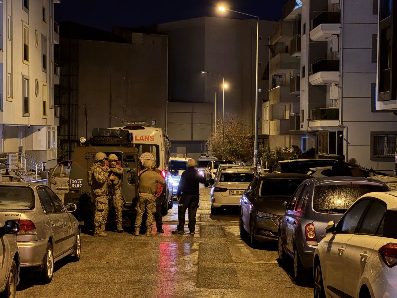 Özel harekatçılardan nefes kesen kadına şiddet operasyonu - 2. Resim