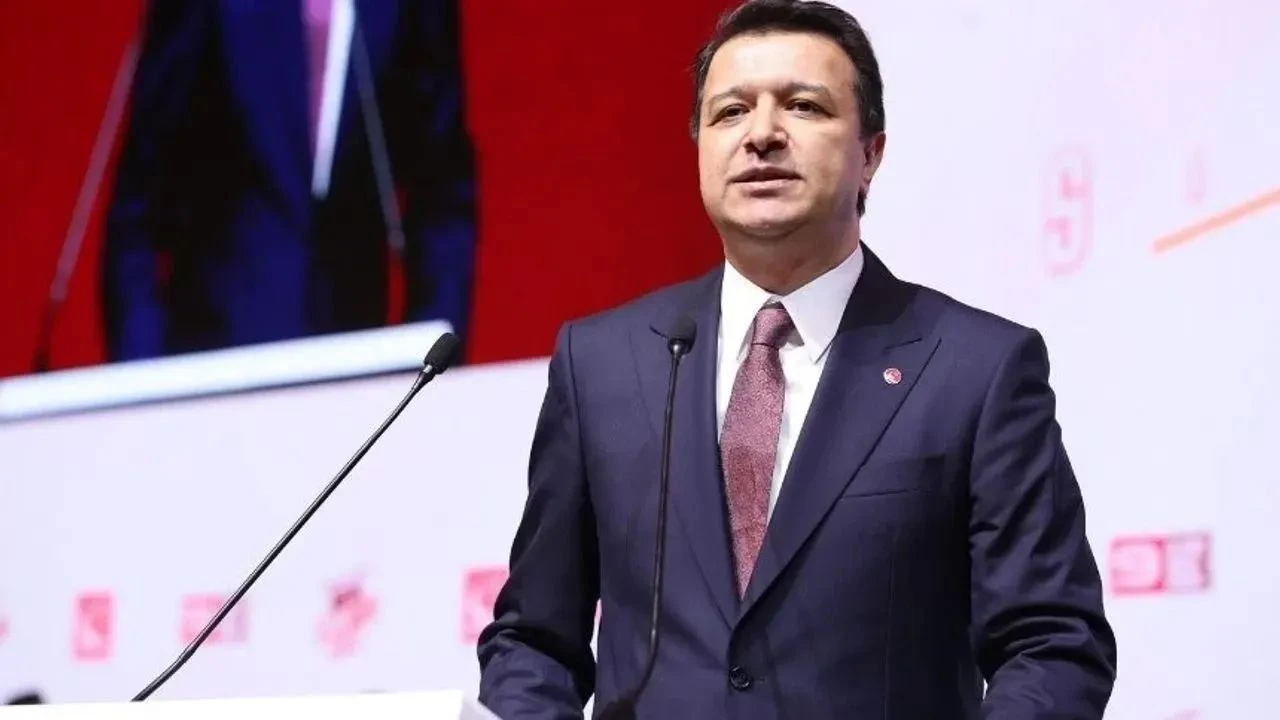 Saadet Partisi'nin yeni Genel Başkanı Mahmut Arıkan oldu! Temel Karamollaoğlu dönemi sona erdi