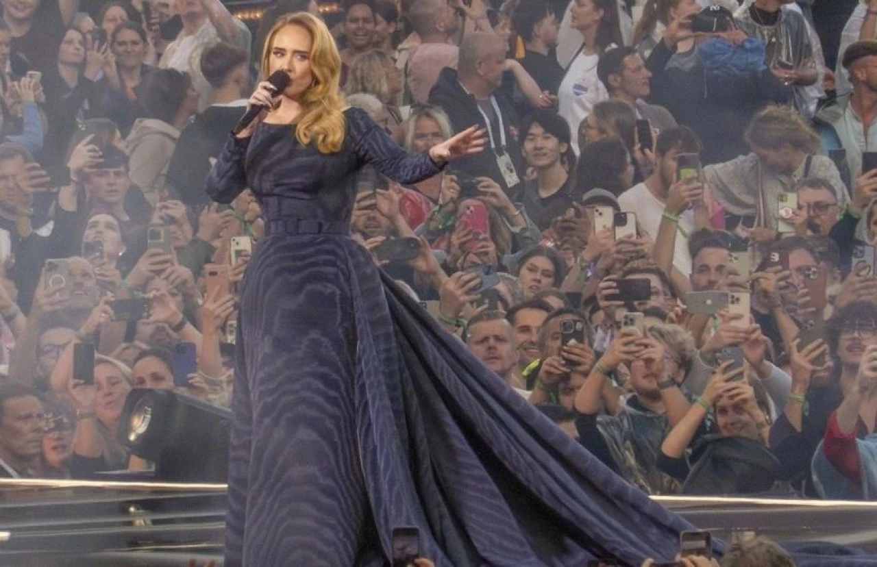 Adele son konserini verdi! Yeni işi ortaya çıktı: Bir yıldır çalışıyor - 4. Resim