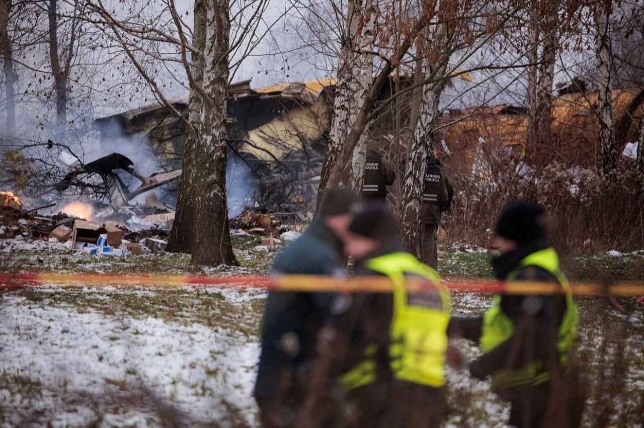 Son dakika | Litvanya'da uçak evin üzerine düştü! Ölü ve yaralılar var - 2. Resim