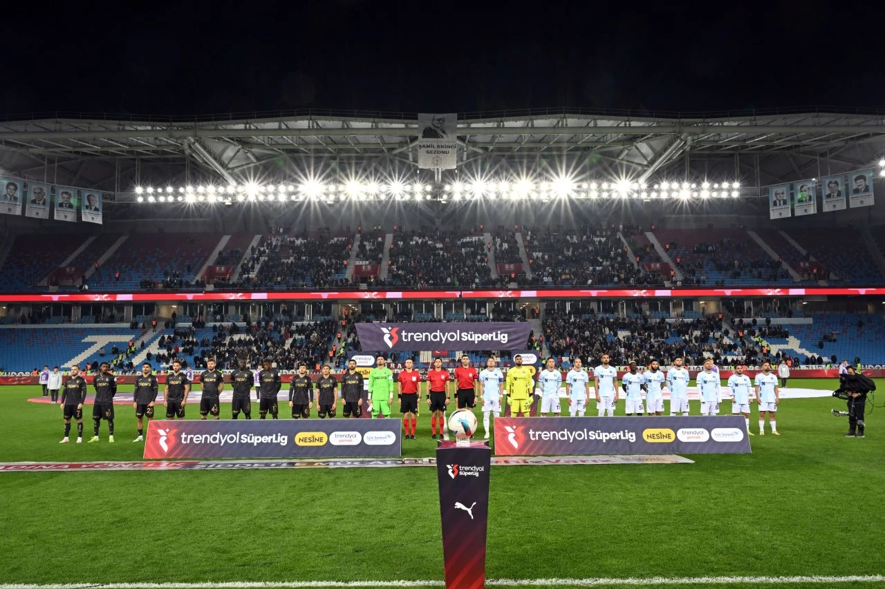 Trabzonspor - Adana Demirspor maçı canlı anlatım - 3. Resim