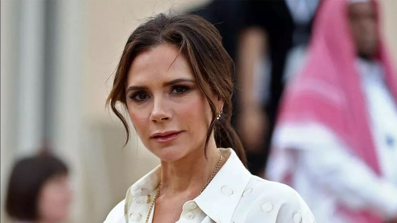 Victoria Beckham neden fotoğraflarda gülmediğini açıkladı