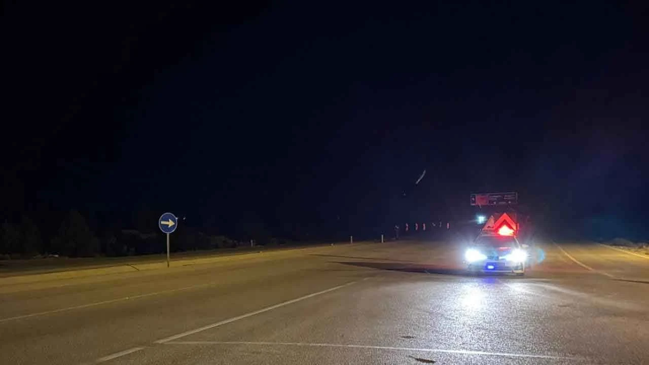 Antalya-Konya kara yolu tipi alarmı! Tır ve kamyon geçişine kapatıldı - 1. Resim