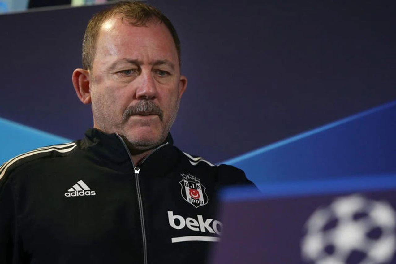 Beşiktaş Sergen Yalçın ile Fenerbahçe derbisine çıkacak iddiası! Giovanni van Bronckhorst için son şans Hatayspor maçı