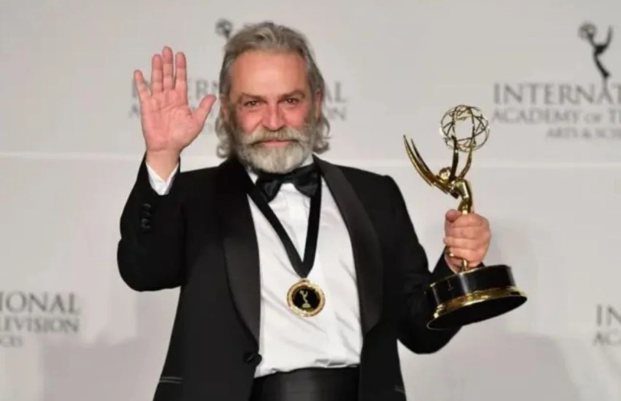 Haluk Bilginer ikinci kez aday gösterildi! Emmy Ödülleri’nde büyük ilgi gördü