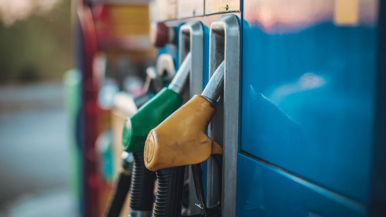Benzine zam var mı? İstanbul, Ankara, İzmir akaryakıt fiyatlarında değişiklik - 1. Resim