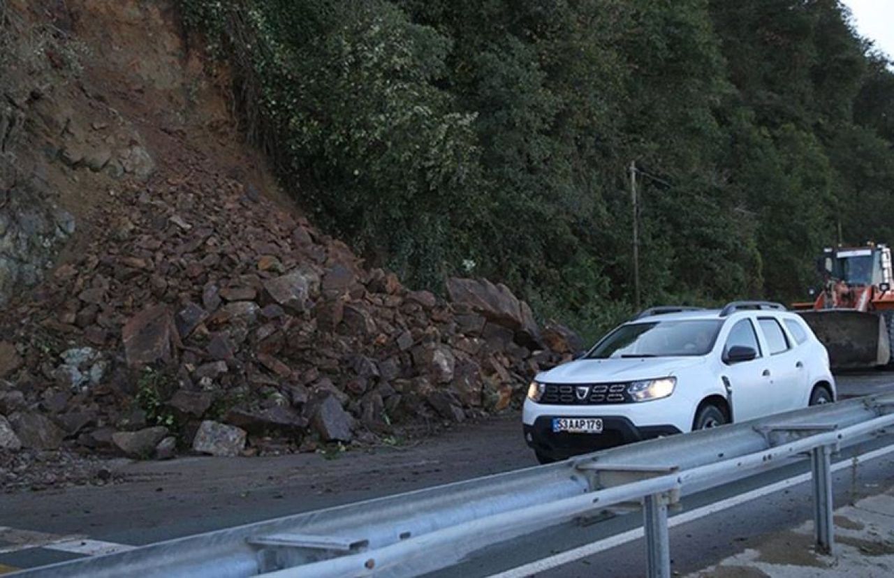 Prof. Dr. Osman Bektaş deprem sonrası yeni tehlikeye dikkat çekti! Trabzon'daki iki bölgeye uyarı - 2. Resim