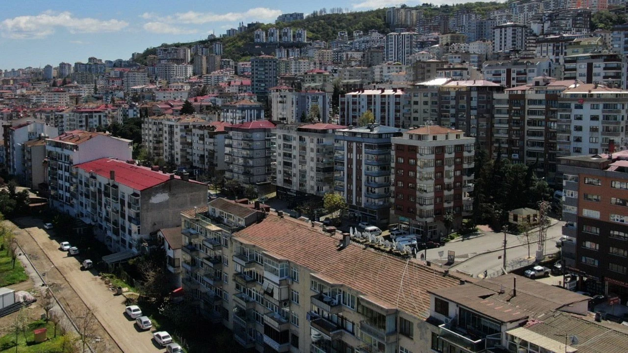 Prof. Dr. Osman Bektaş deprem sonrası yeni tehlikeye dikkat çekti! Trabzon'daki iki bölgeye uyarı