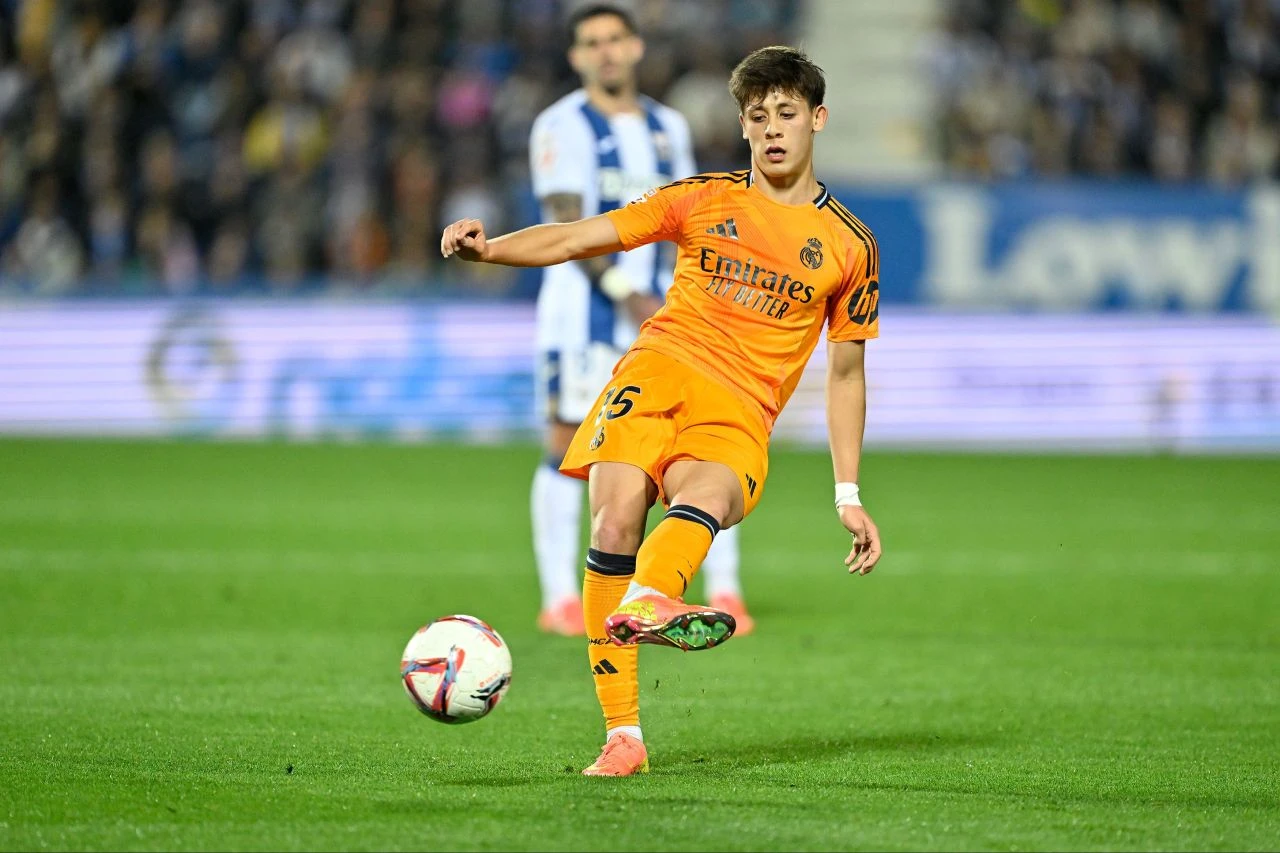 Real Madrid, Arda Güler kararını duyurdu! Ancelotti yönetimle masada - 2. Resim