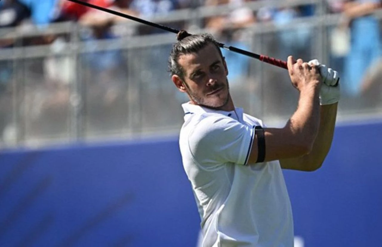 Emekli futbolcuların yaptığı meslekler şaşırttı! Galatasaraylı futbolcu papaz oldu - 2. Resim