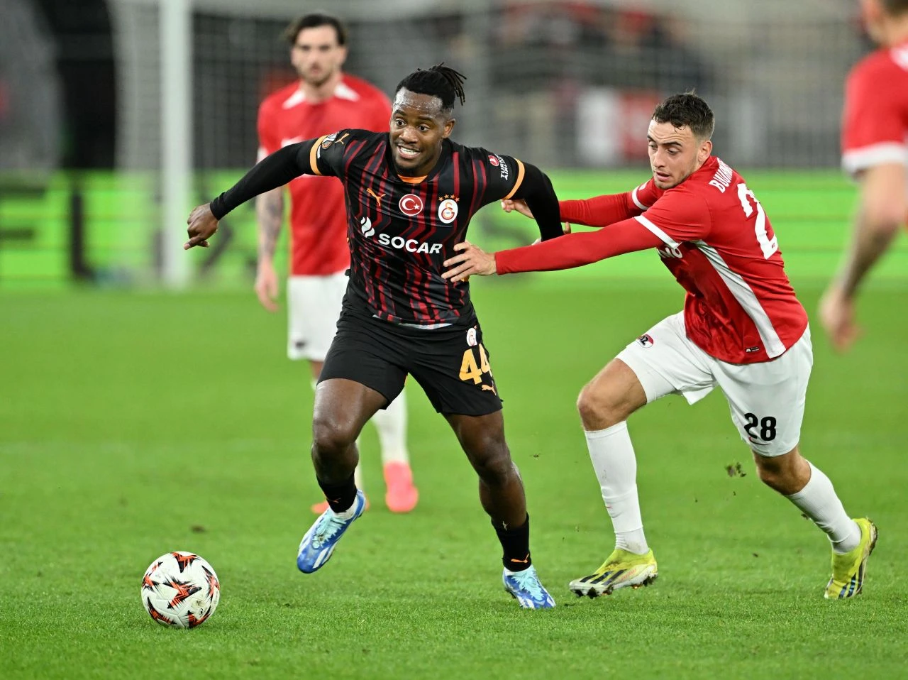 Galatasaray, AZ ile 1-1 berabere kaldı!