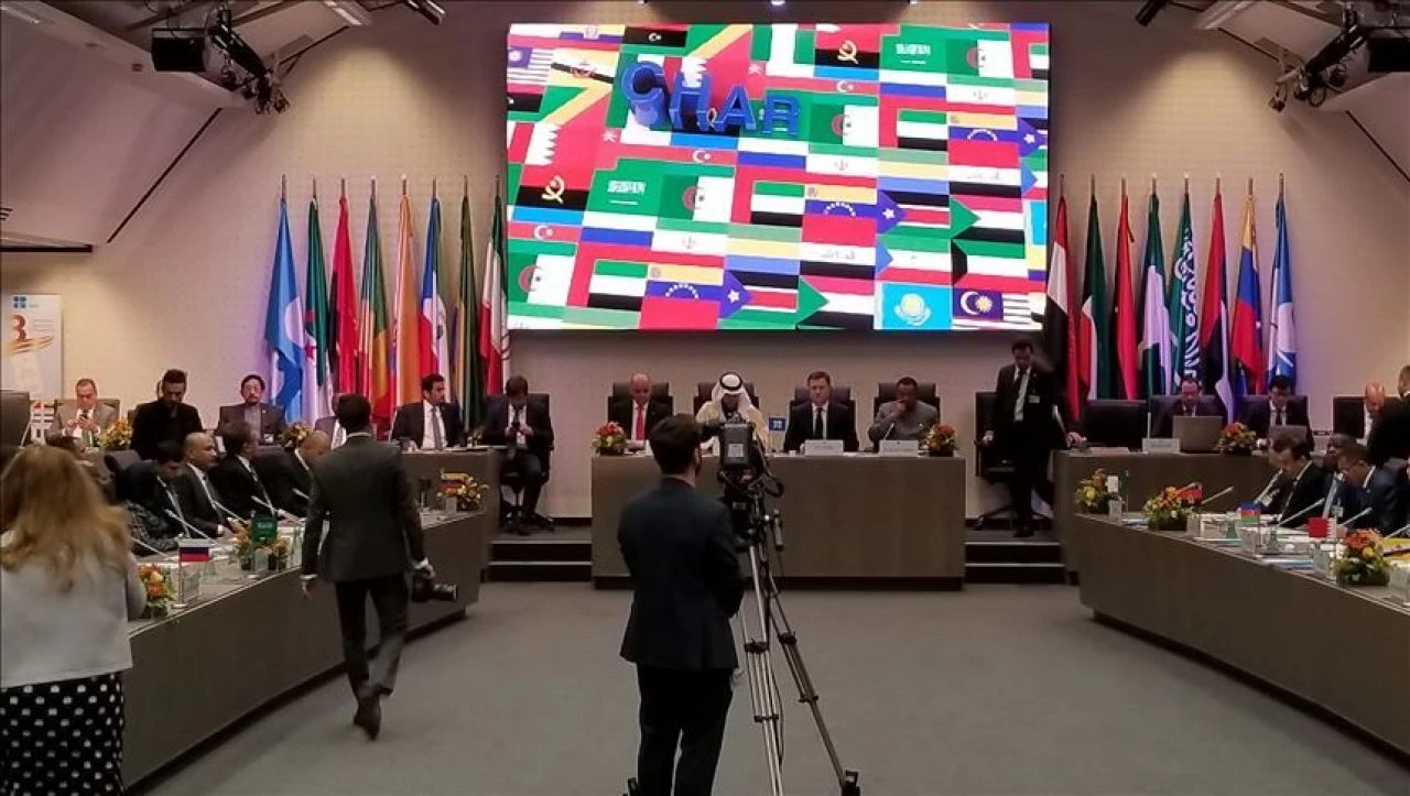 OPEC+ kritik petrol üretim toplantısını erteledi
