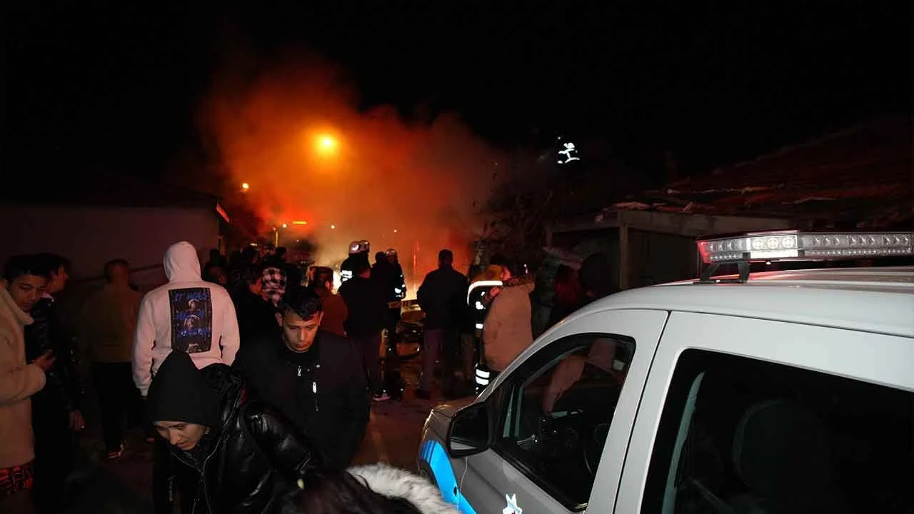 Yangın 83 yaşındaki yaşlı kadını uykuda yakaladı! Evinden son anda kurtarıldı - 1. Resim