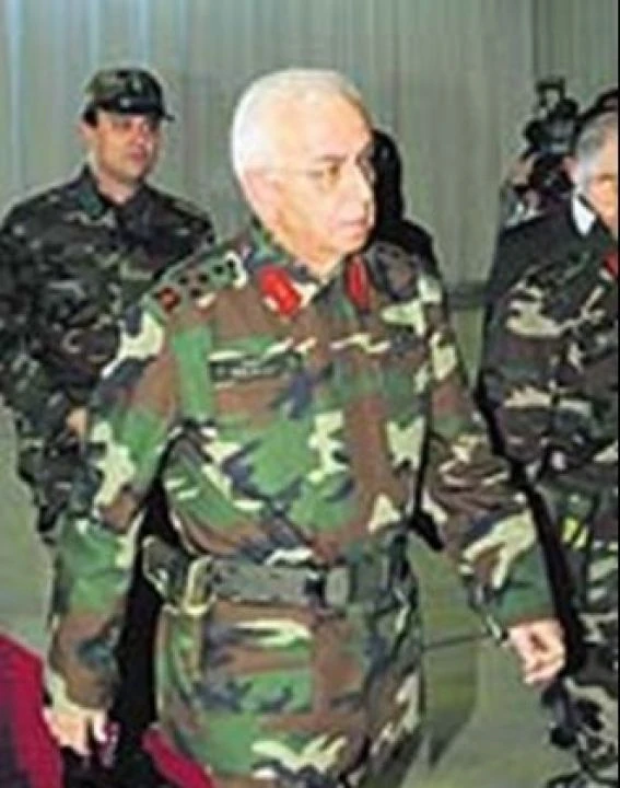 İntihara teşebbüs eden Erdal Sipahi kimdir?