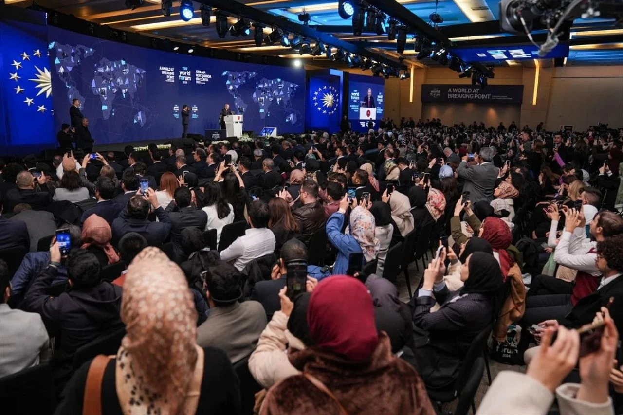 Son dakika | Cumhurbaşkanı Erdoğan'dan televizyon dizilerine sert eleştiri! 'Milletimizin sinir uçlarıyla oynuyorlar' - 2. Resim