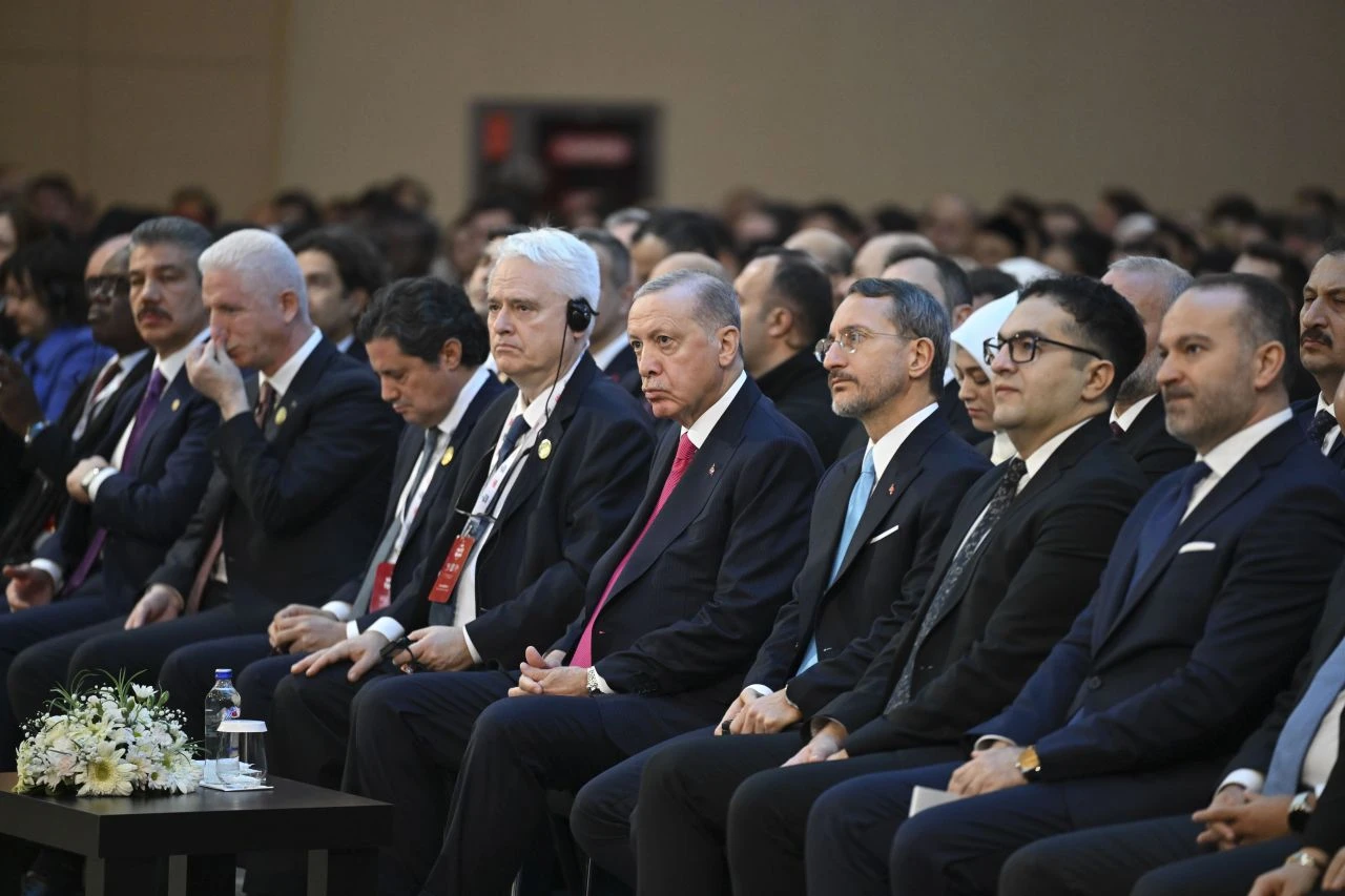 Son dakika | Cumhurbaşkanı Erdoğan'dan televizyon dizilerine sert eleştiri! 'Milletimizin sinir uçlarıyla oynuyorlar' - 1. Resim