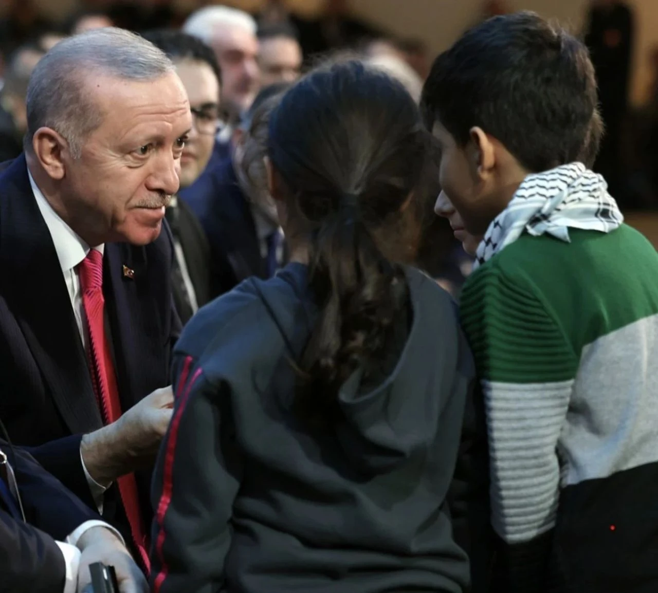 Son dakika | Cumhurbaşkanı Erdoğan'dan televizyon dizilerine sert eleştiri! 'Milletimizin sinir uçlarıyla oynuyorlar' - 4. Resim