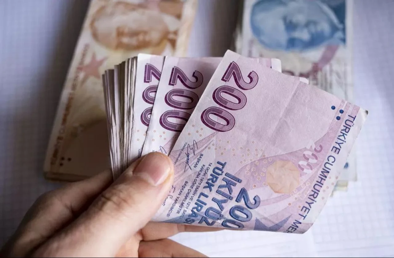TÜRK-İŞ'ten asgari ücret açıklaması: Bu rakamlar kabul edilemez - 1. Resim