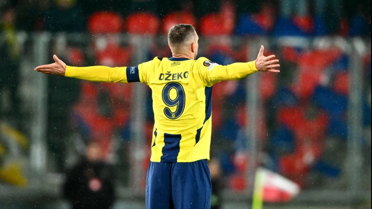 UEFA Avrupa Ligi'nde zafer gecesi! Fenerbahçe, Slavia Prag'ı 2-1 mağlup etti