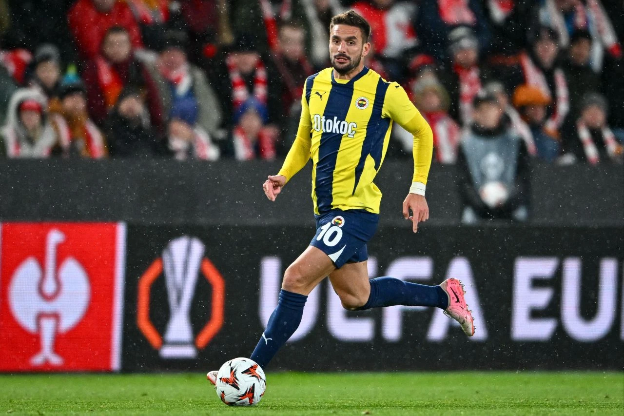 UEFA Avrupa Ligi'nde zafer gecesi! Fenerbahçe, Slavia Prag'ı 2-1 mağlup etti - 4. Resim