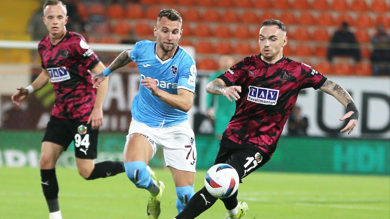 Alanyaspor evinde Trabzonspor'u 2-1 mağlup etti!