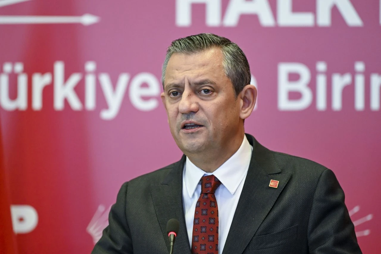 CHP lideri Özgür Özel masadaki son anket sonuçlarını açıkladı - 2. Resim