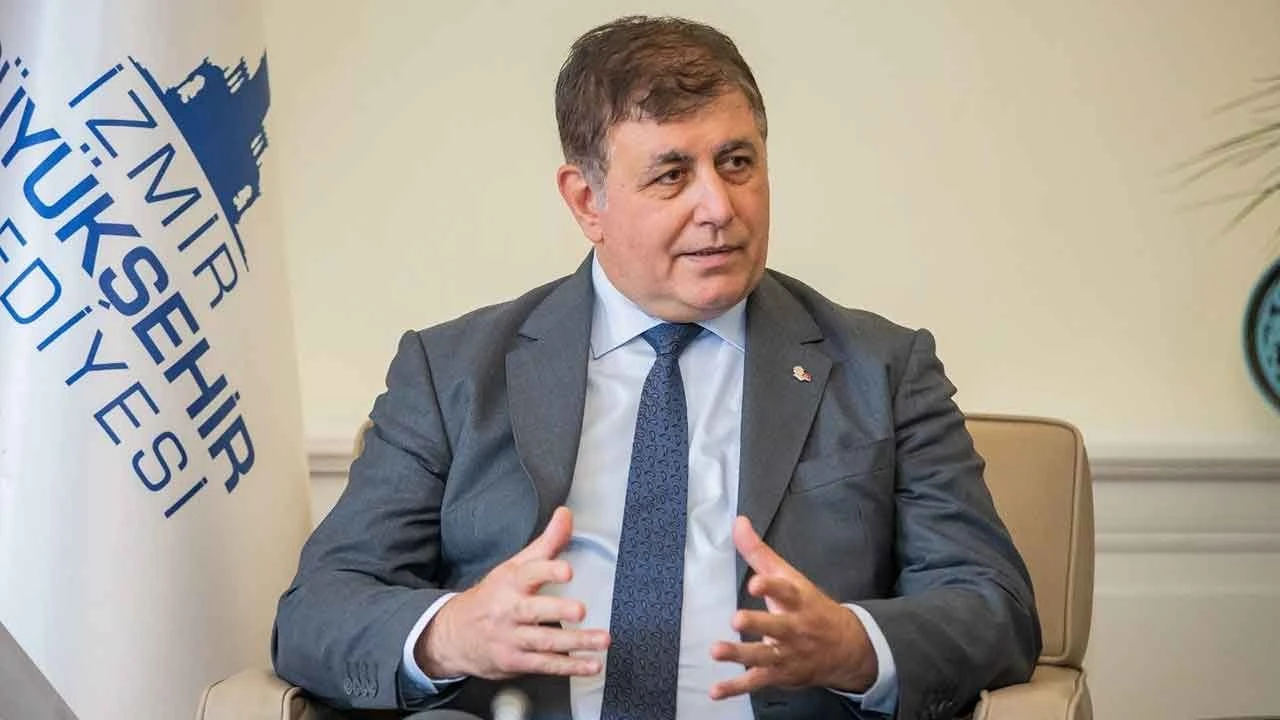 İzmir Körfezi'nde korkutan görüntü! Deniz yüzeyi siyah yağ tabakası ile kaplandı - 4. Resim