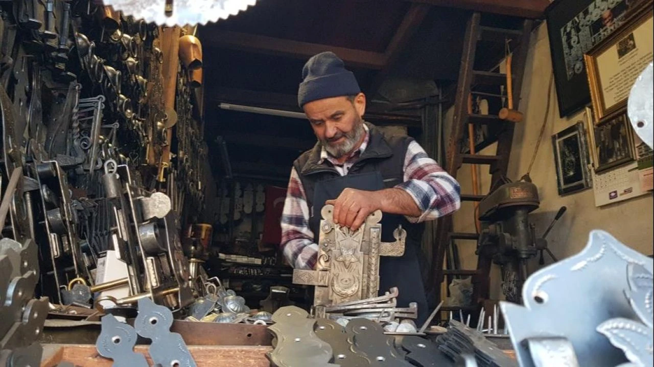 Ödülü Cumhurbaşkanı Erdoğan verdi: 46 yıllık kilit ustası UNESCO tarafından tescillendi! - 1. Resim