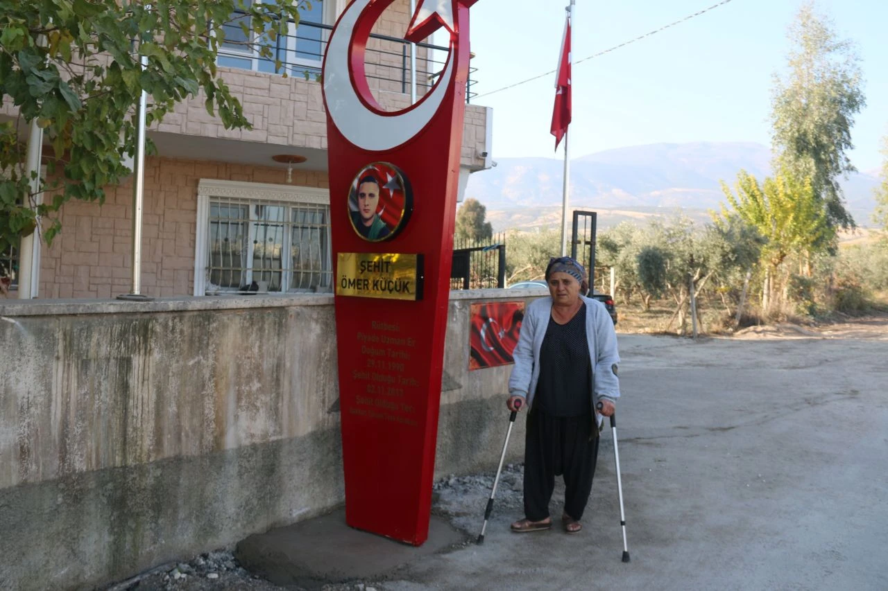Şehit Ömer Küçük'ün anıtına saldırdılar! Jandarma hatırasına sahip çıktı