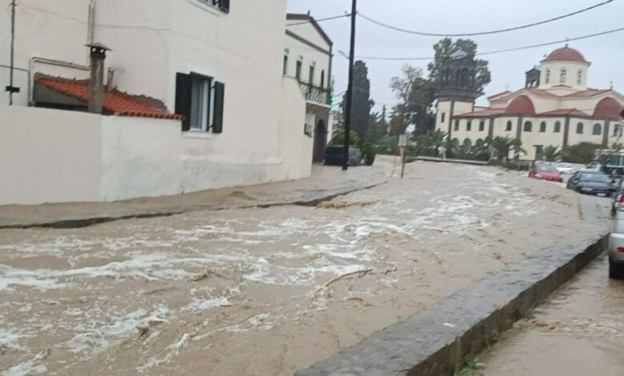 Komşuda korku dolu gece: '24 saat dışarı çıkmayın' uyarısı yapıldı - 2. Resim