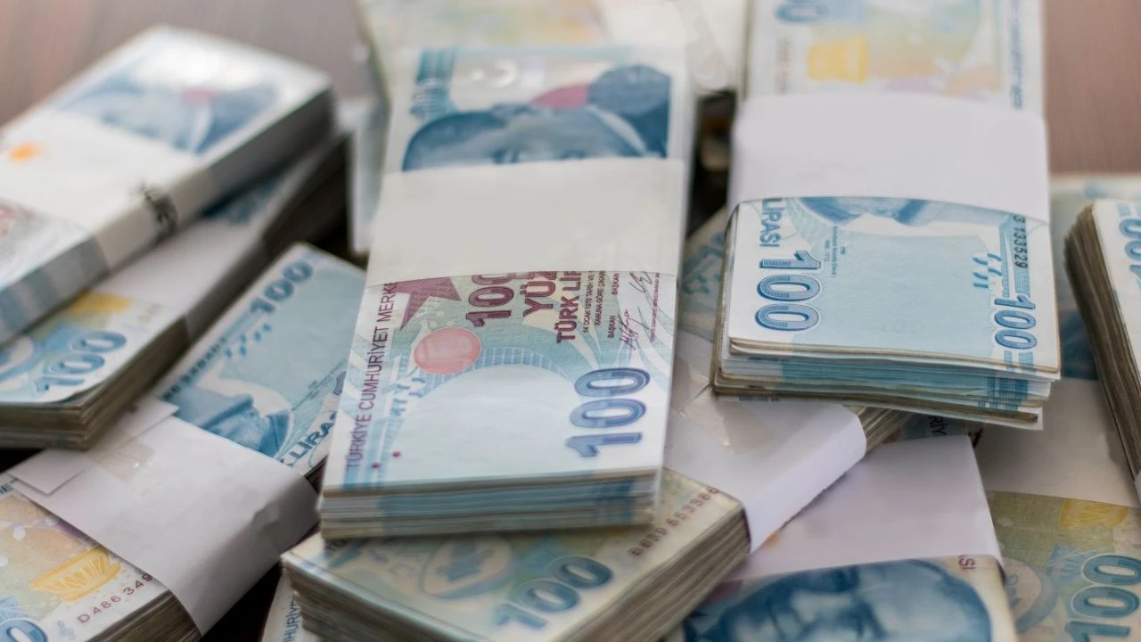 Mevduat faizi getiri şöleni! Bankalardan yeni yıl hediyesi: 100 bin 500 bin ve 1 milyon liranın faiz oranları patladı - 17. Resim