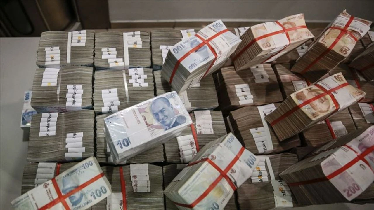 Mevduat faizi getiri şöleni! Bankalardan yeni yıl hediyesi: 100 bin 500 bin ve 1 milyon liranın faiz oranları patladı - 15. Resim