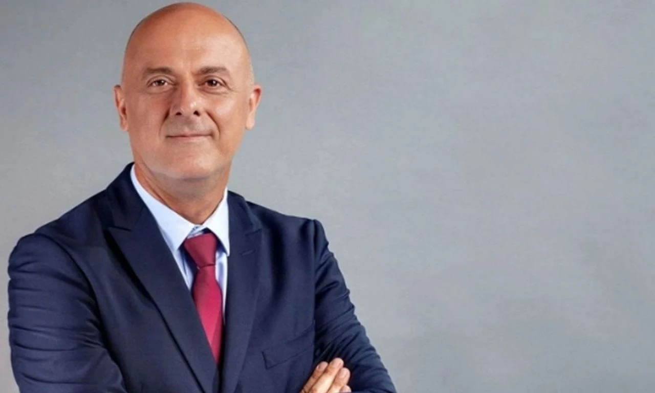 Eski İYİ Partili Ümit Özlale, CHP'ye katılıyor! Rozetini Özgür Özel takacak