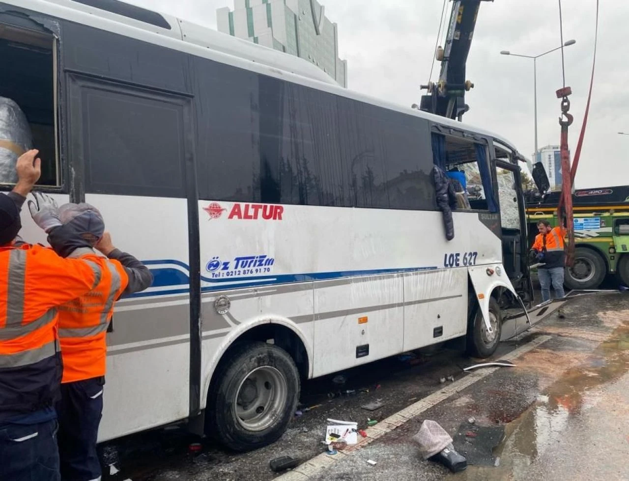 İstanbul Maltepe'de feci kaza! Yol trafiğe kapatıldı: Ölü ve yaralılar var - 2. Resim