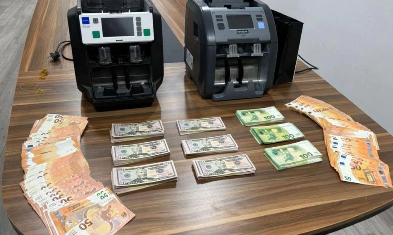 İstanbul'da sahte döviz operasyonu! Binlercesi ele geçirildi - 1. Resim