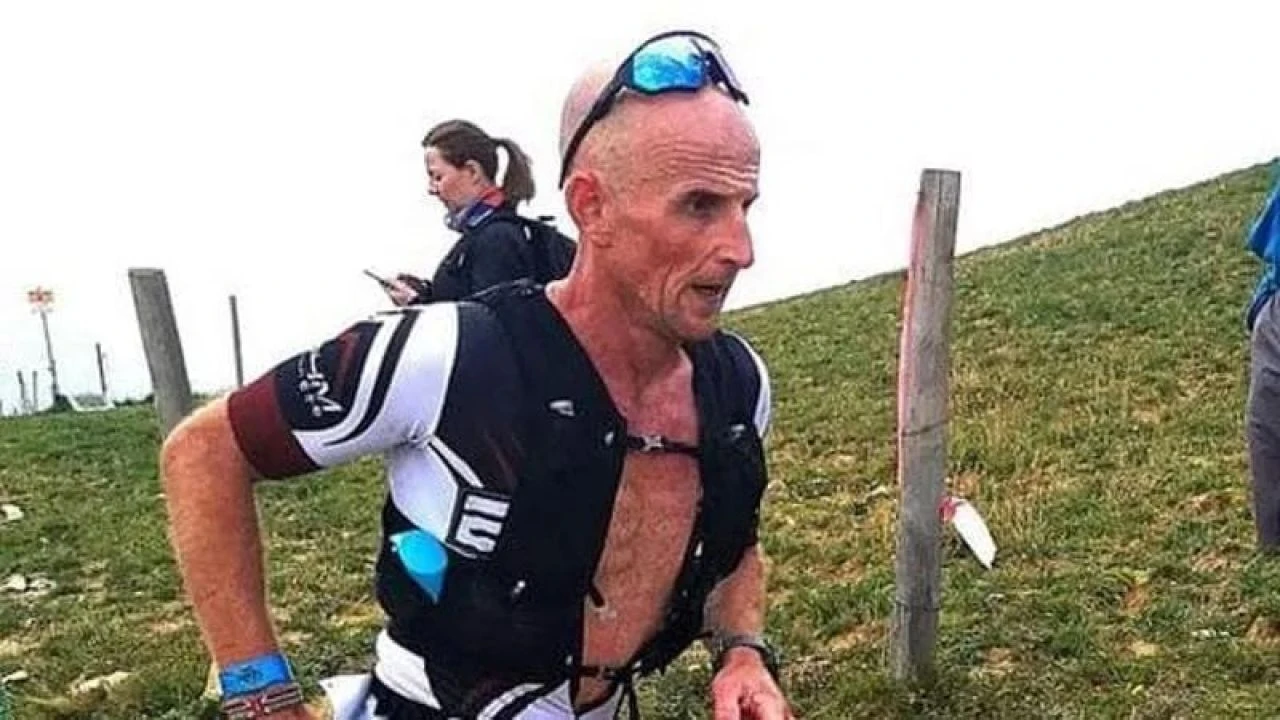 Maraton koşusunda ölüm! Bitiş çizgisine sadece birkaç metre kala yere yığıldı - 2. Resim