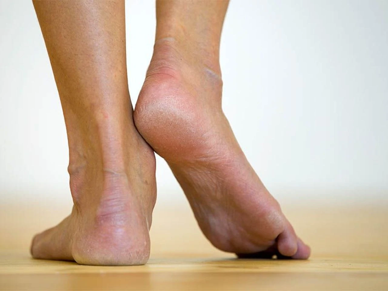 Topuk dikeni neden olur ve nasıl geçer? Topuk dikenine ne iyi gelir?