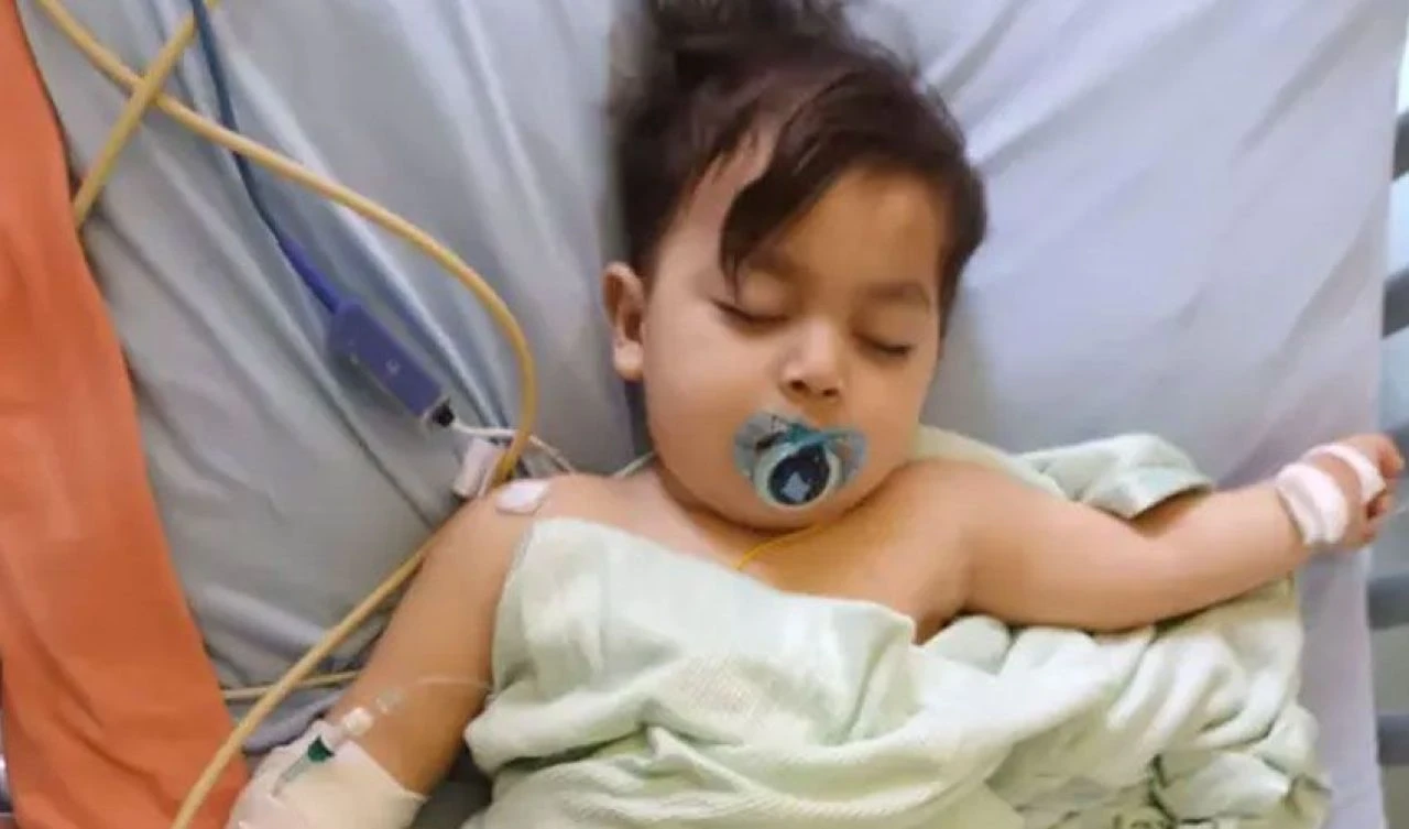 Ayak parmaklarını çarpan 2 yaşındaki çocuğun kanser olduğu ortaya çıktı! - 2. Resim