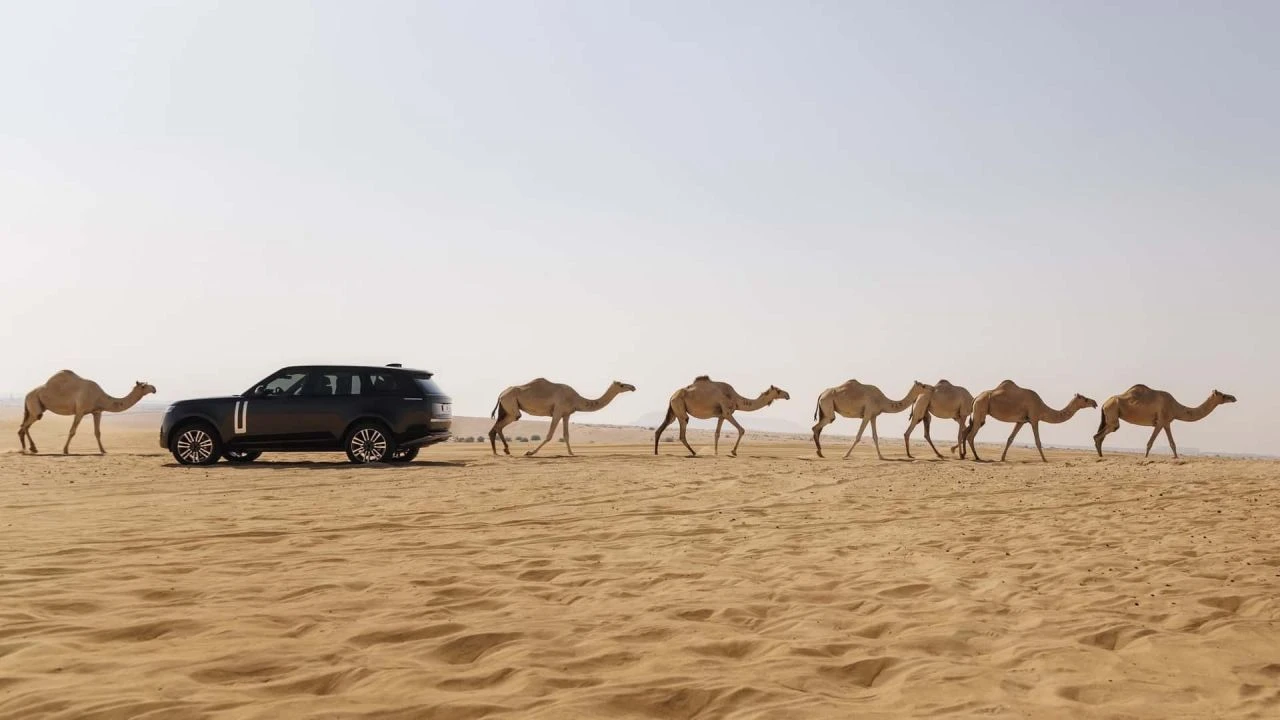 Elektrikli Range Rover, çöl sıcaklarında test edildi: Aracın yeni fotoğrafları paylaşıldı - 2. Resim