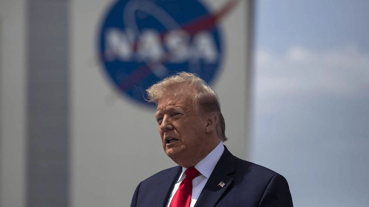 NASA'nın Ay'a dönüş planına Donald Trump engeli: İptal olması an meselesi! - 2. Resim