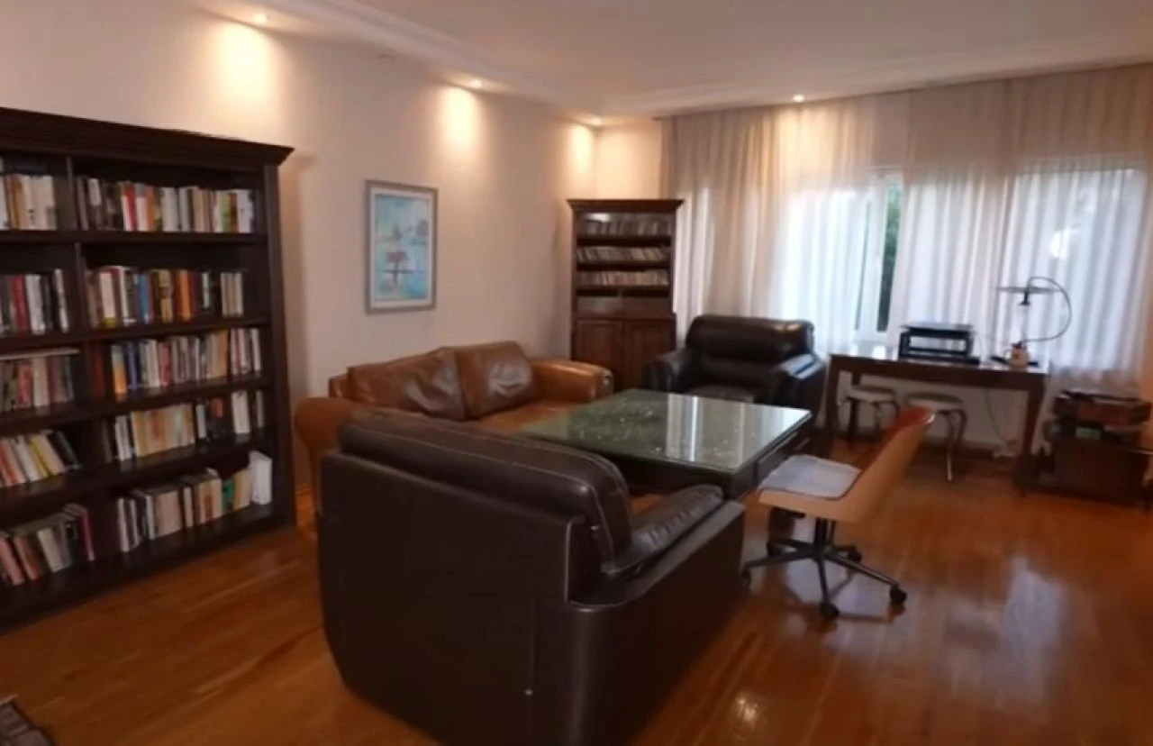 Şarkıcı Ege ilk kez evini gösterdi! İtirafıyla herkesi güldürdü - 1. Resim