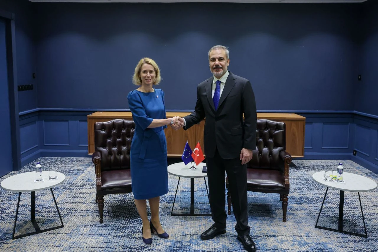 Son dakika | Dışişleri Bakanı Hakan Fidan Mısırlı mevkidaşı Bedir Abdulati ile görüştü! - 1. Resim