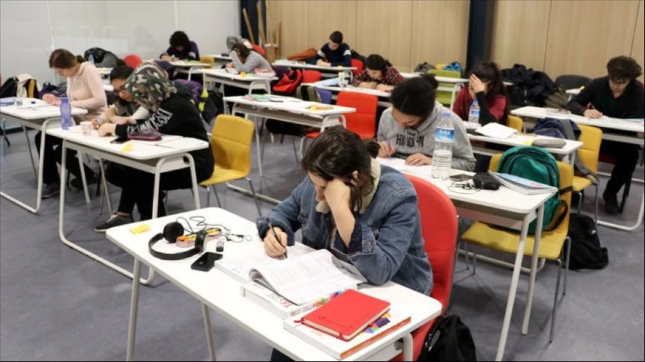 Türkiye'nin en iyi liseleri belli oldu: Zirvedeki okul şaşırttı - 1. Resim