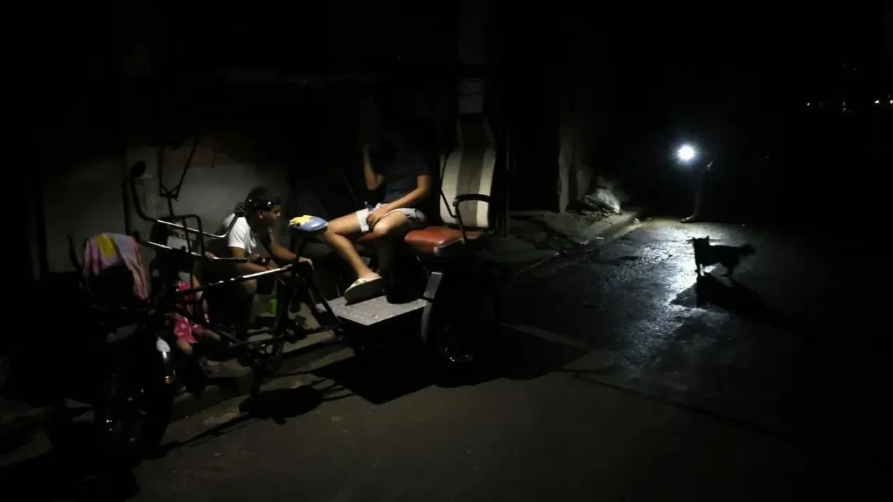 Küba'nın enerji santraliyle başı belada! Ülke yeniden karanlığa gömüldü, hastaneler Türkiye sayesinde aydınlandı - 3. Resim