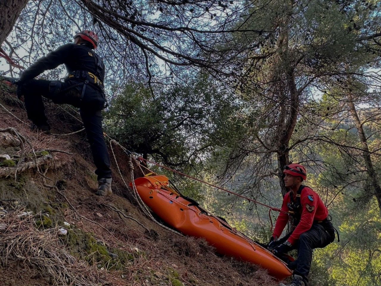 Manisa'da esrarengiz ölüm! Her yerde aranıyordu, cesedi uçurumda bulundu - 2. Resim