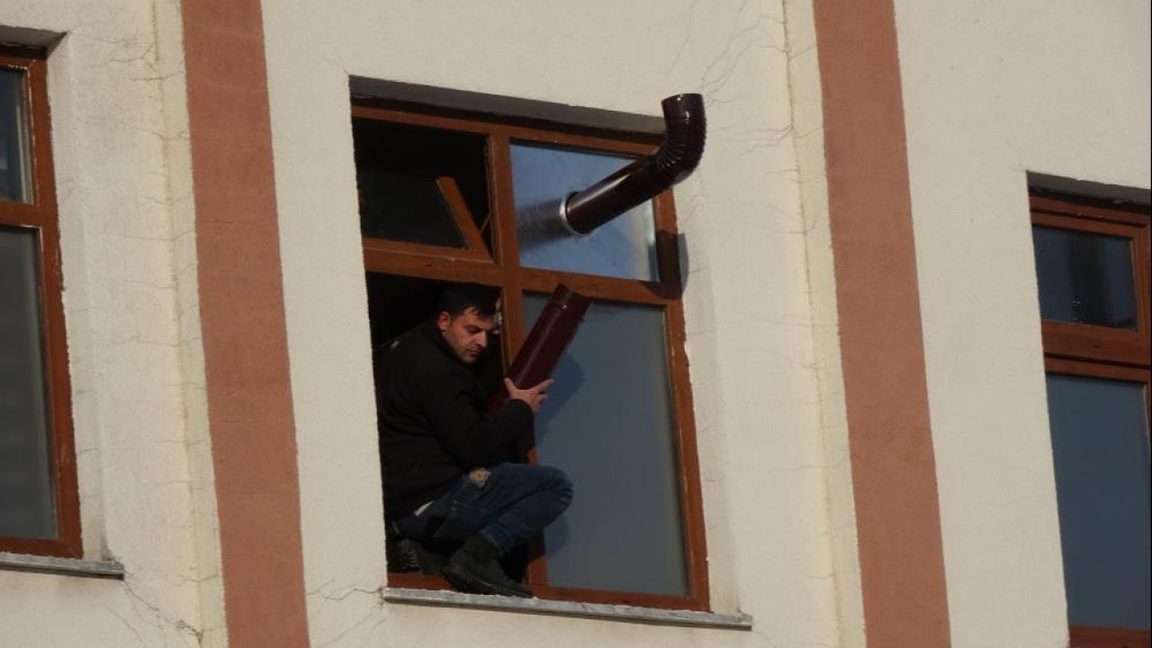 Salgın alarmı verildi! Erzurum’da eğitime doğal gaz engeli: Sobalarla ısınacak! - 1. Resim