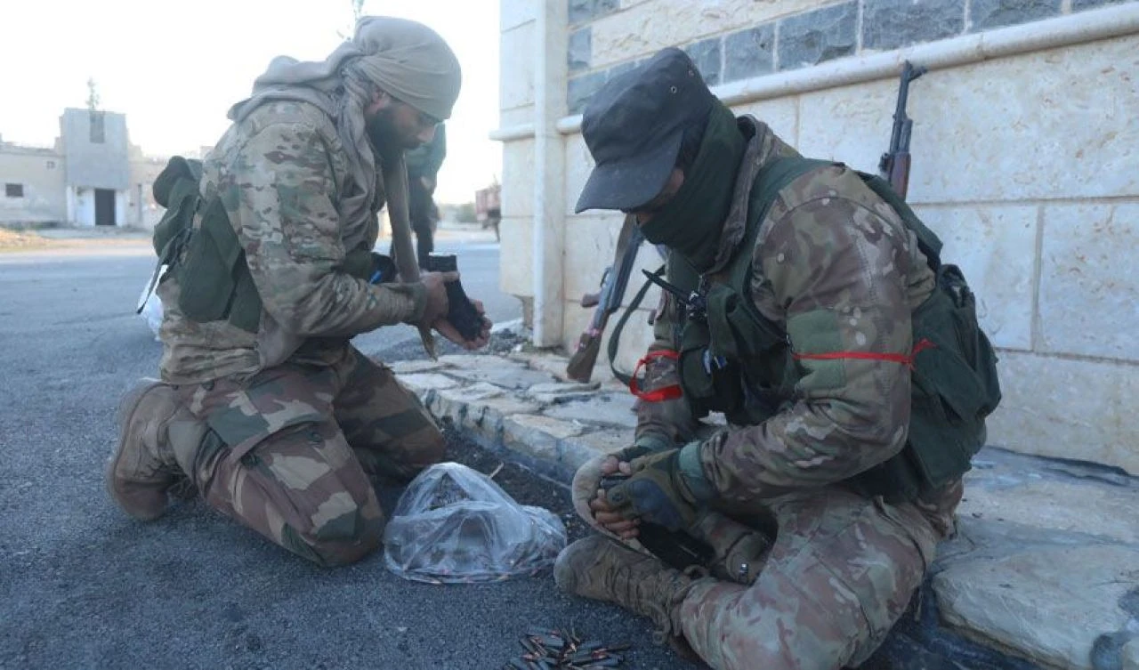 Son dakika | Beşar Esad bir şehri daha kaybediyor! Suriye'de muhalif örgütler Hama'nın kapısına dayandı, tek çıkış yolu kaldı - 1. Resim